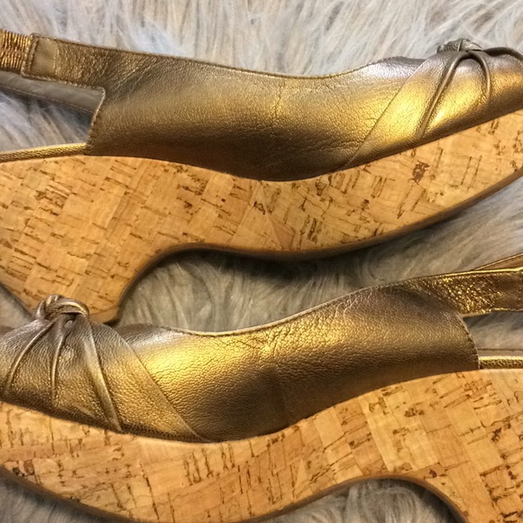 Franco Sarto metallic gold peep toe cork wedge - Picture 4 of 7